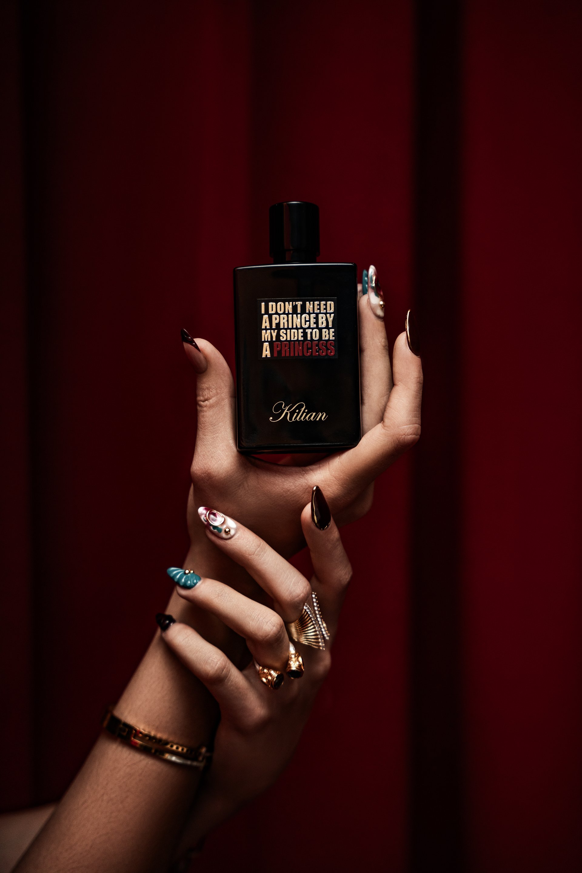 Perfume campaign detail